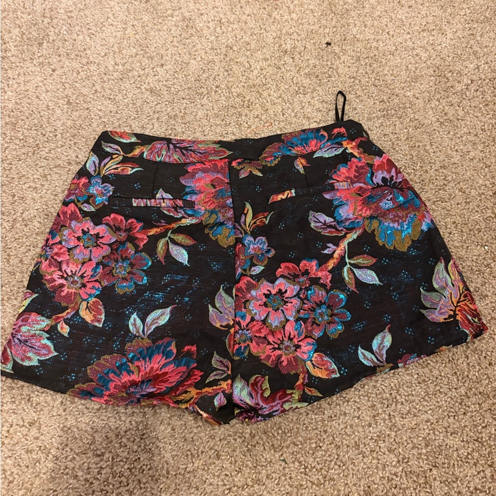 MINKPINK Tahitian Twilight short - Picture 2 of 3